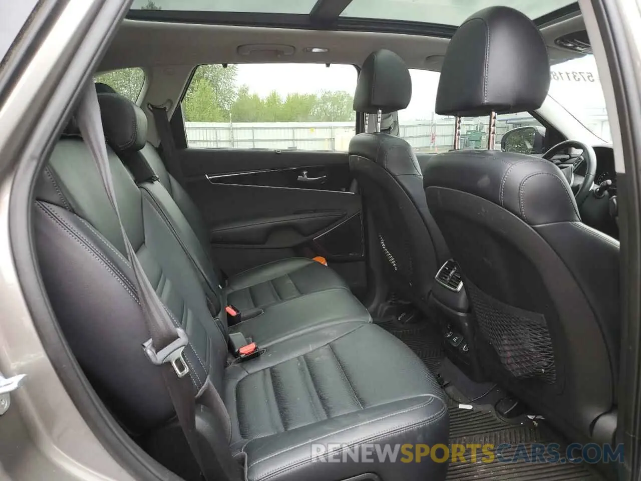 11 Photograph of a damaged car 5XYPKDA54KG459474 KIA SORENTO 2019
