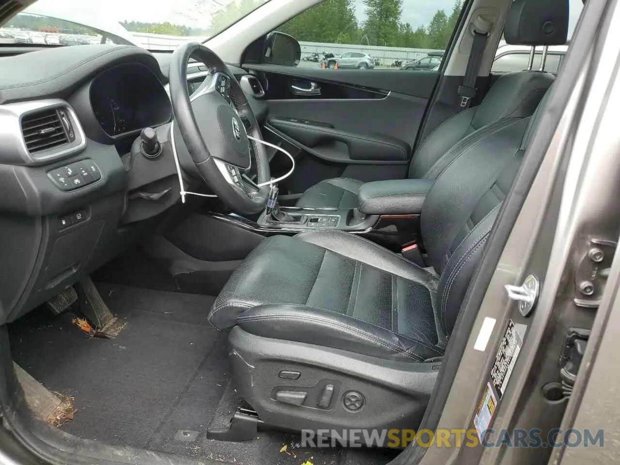 7 Photograph of a damaged car 5XYPKDA54KG459474 KIA SORENTO 2019