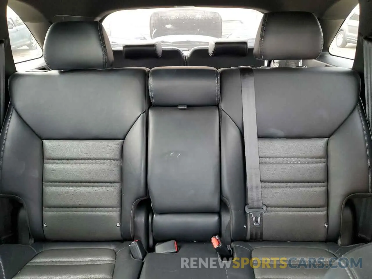 10 Photograph of a damaged car 5XYPKDA55KG534456 KIA SORENTO 2019
