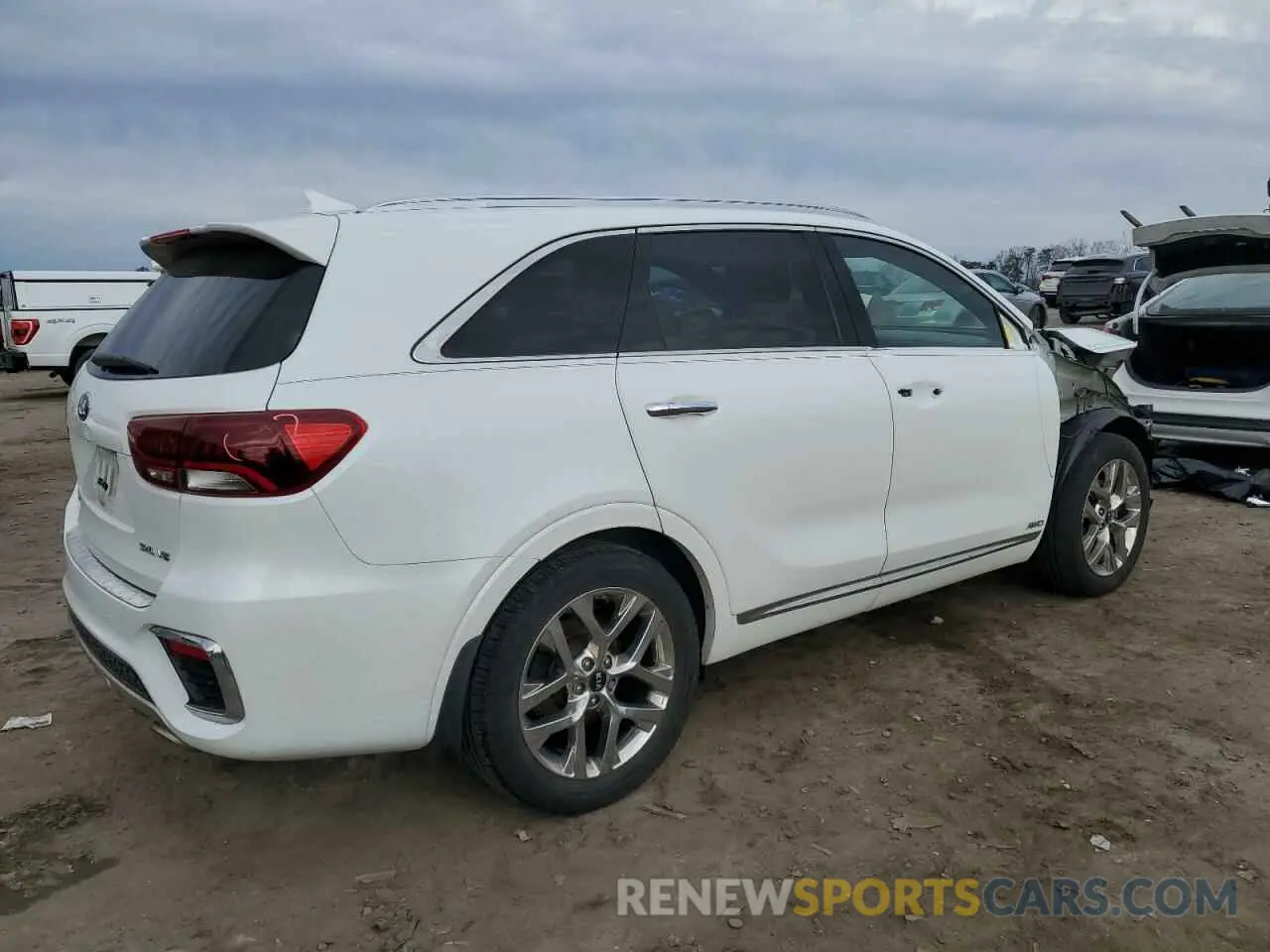 3 Photograph of a damaged car 5XYPKDA55KG534456 KIA SORENTO 2019