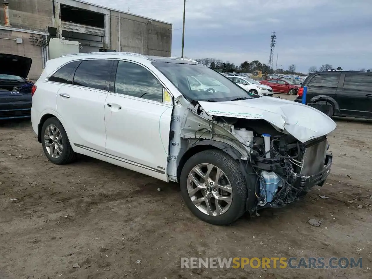 4 Photograph of a damaged car 5XYPKDA55KG534456 KIA SORENTO 2019