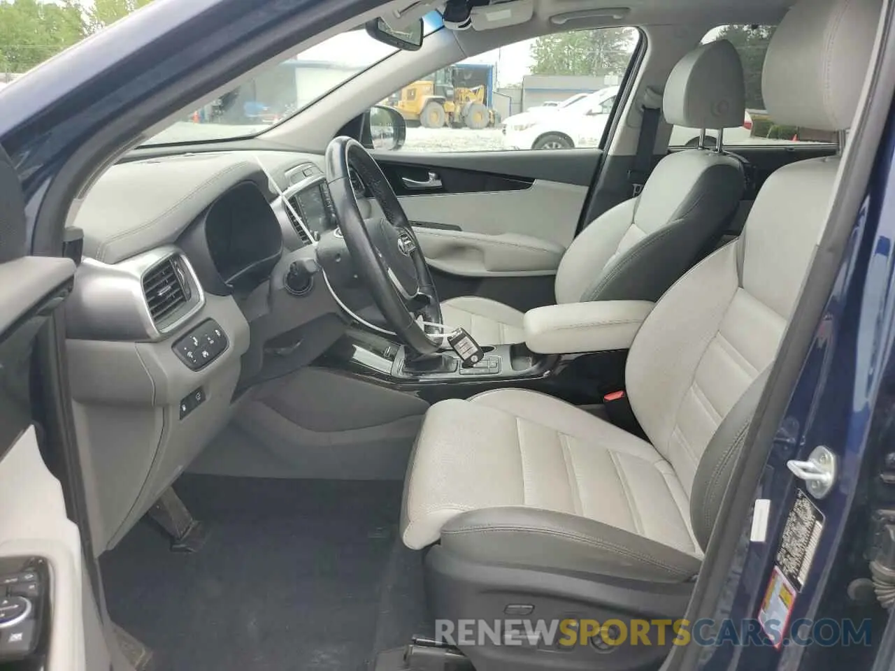 7 Photograph of a damaged car 5XYPKDA56KG477989 KIA SORENTO 2019
