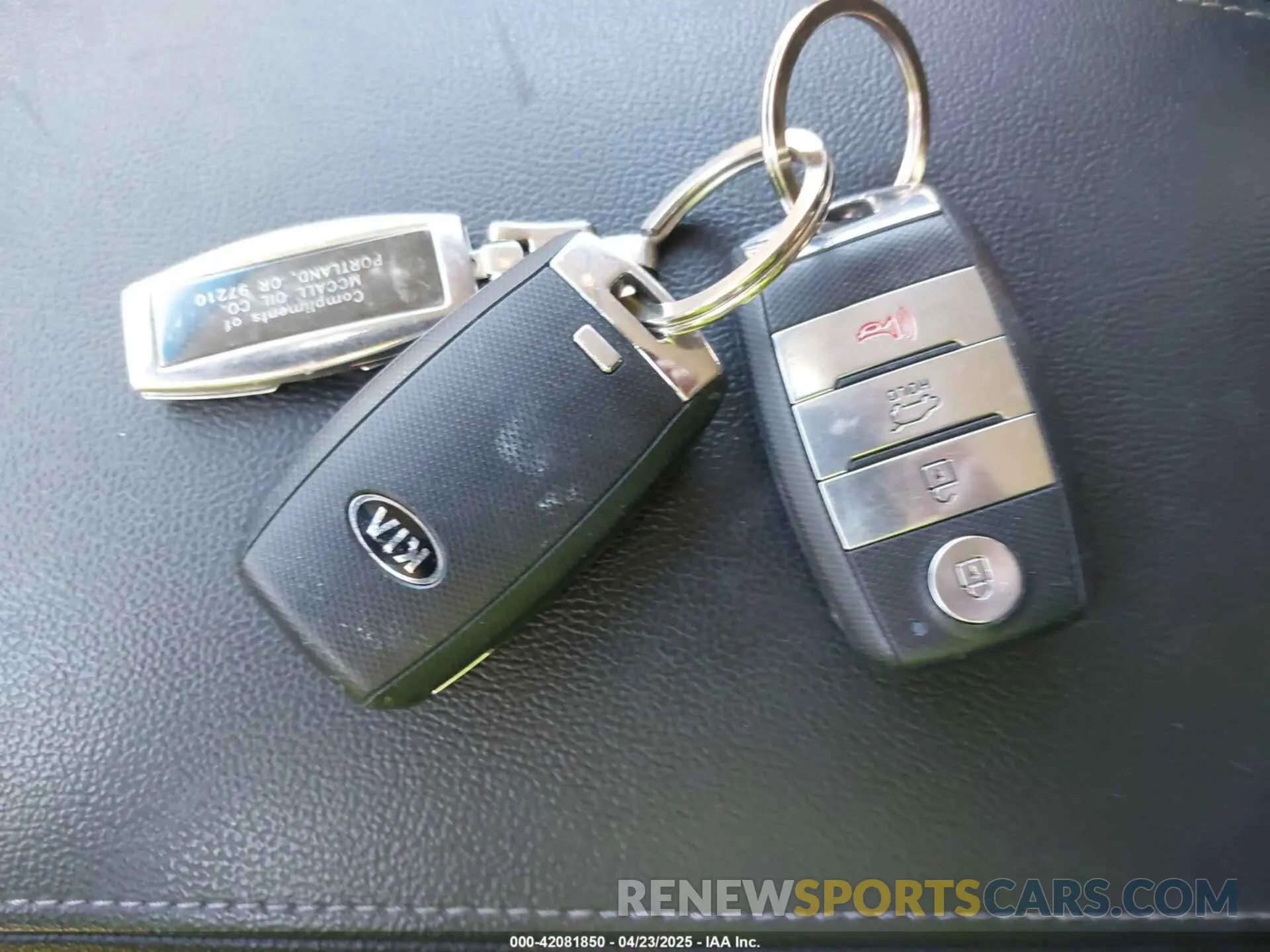 11 Photograph of a damaged car 5XYPKDA57KG534944 KIA SORENTO 2019