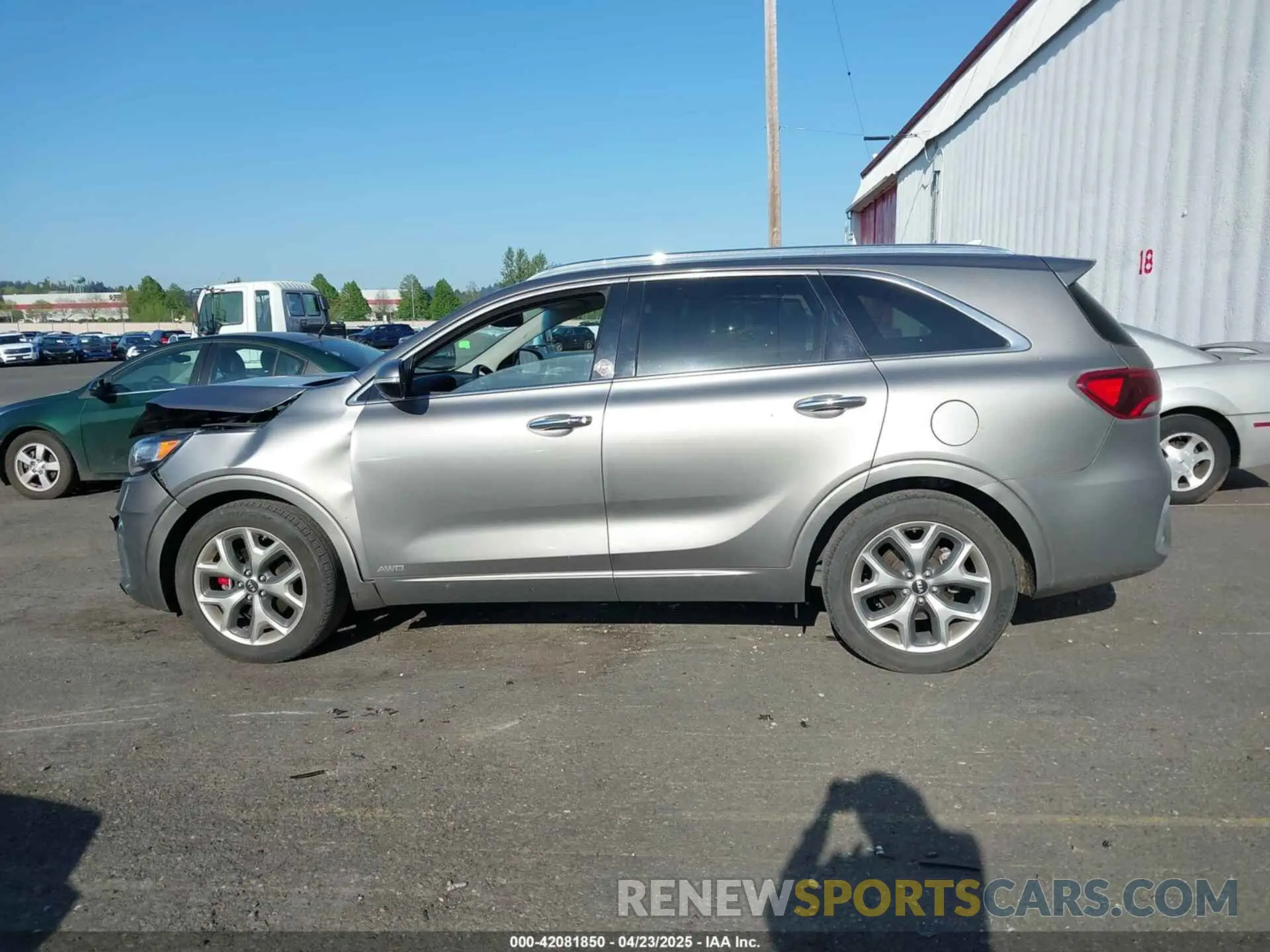 14 Photograph of a damaged car 5XYPKDA57KG534944 KIA SORENTO 2019