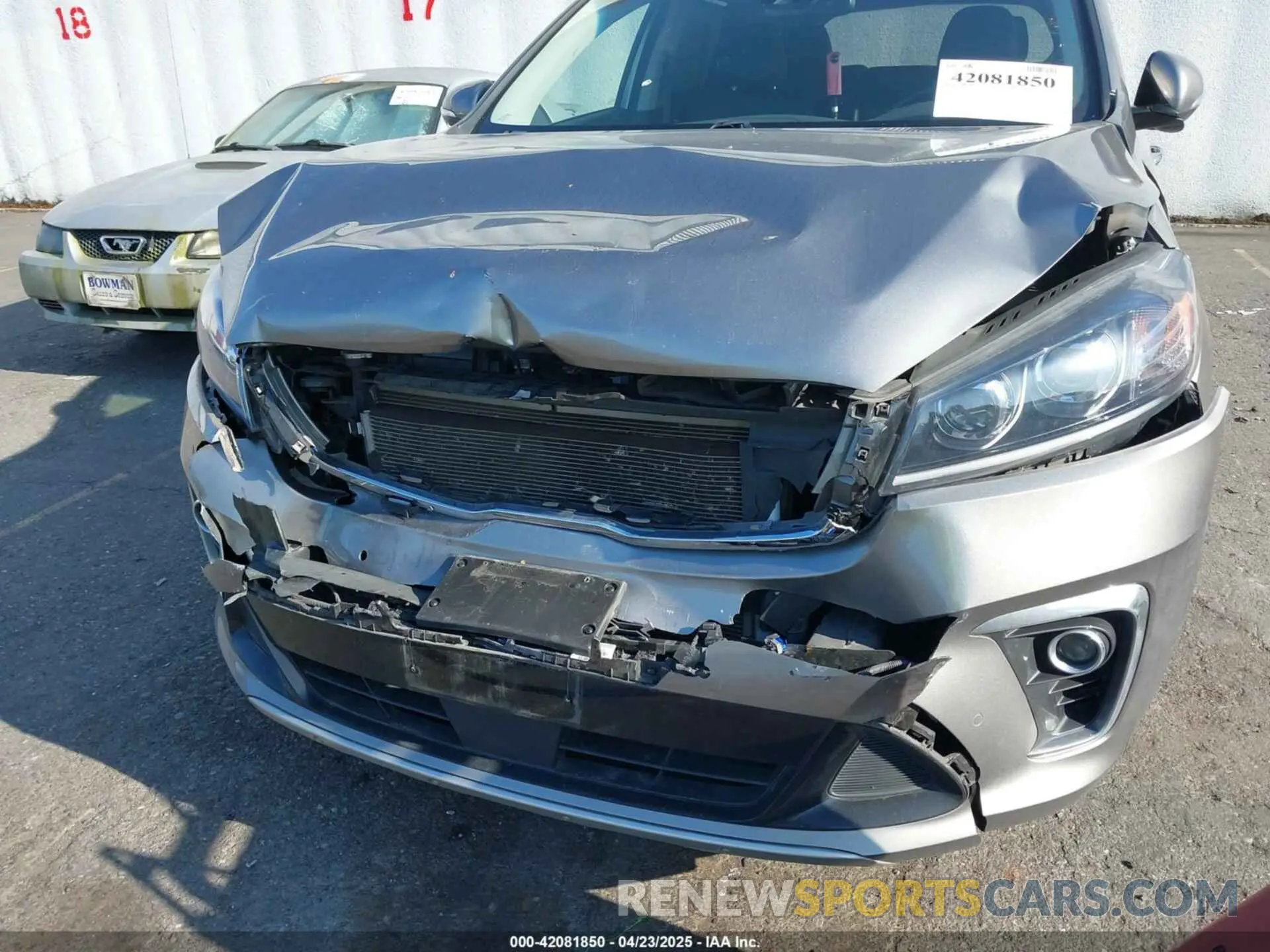 6 Photograph of a damaged car 5XYPKDA57KG534944 KIA SORENTO 2019
