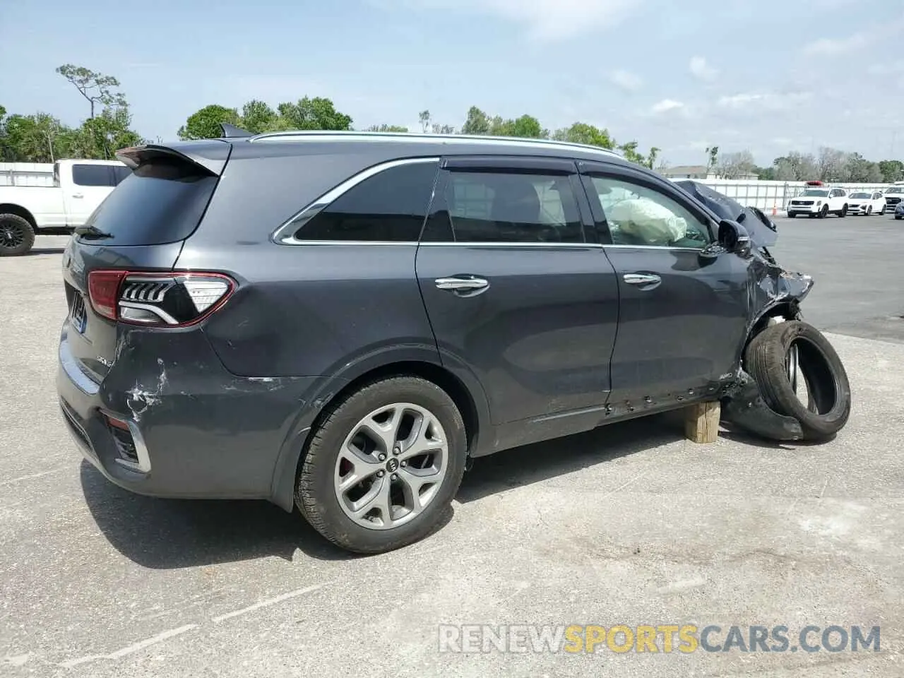 3 Photograph of a damaged car 5XYPKDA57KG537438 KIA SORENTO 2019