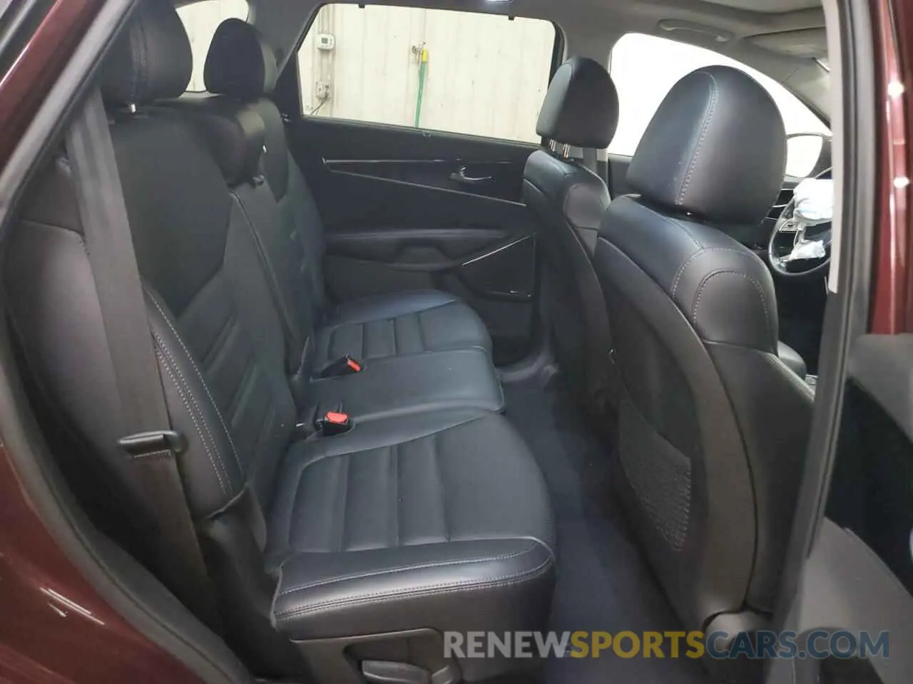 11 Photograph of a damaged car 5XYPKDA58KG542258 KIA SORENTO 2019