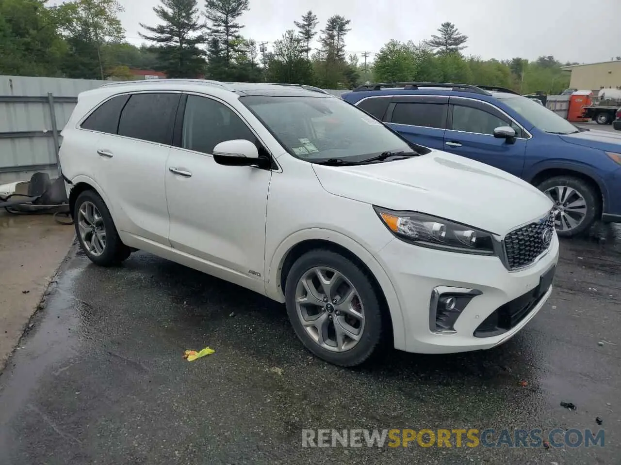 4 Photograph of a damaged car 5XYPKDA5XKG494410 KIA SORENTO 2019