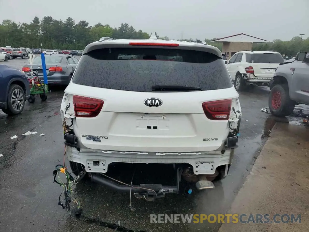 6 Photograph of a damaged car 5XYPKDA5XKG494410 KIA SORENTO 2019
