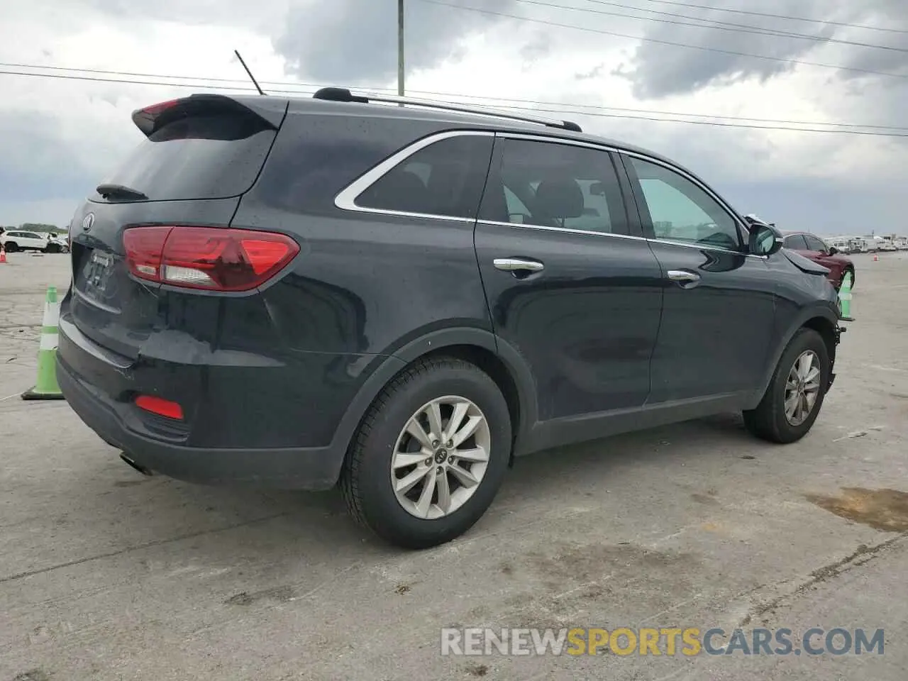 3 Photograph of a damaged car 5XYPG4A30LG623658 KIA SORENTO 2020