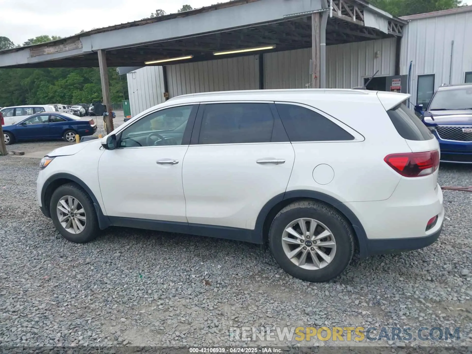 14 Photograph of a damaged car 5XYPG4A30LG635793 KIA SORENTO 2020
