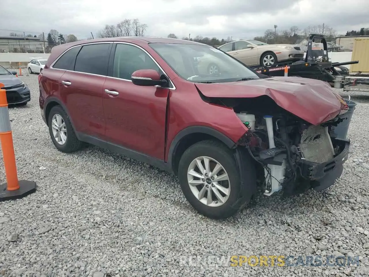 4 Photograph of a damaged car 5XYPG4A30LG641500 KIA SORENTO 2020