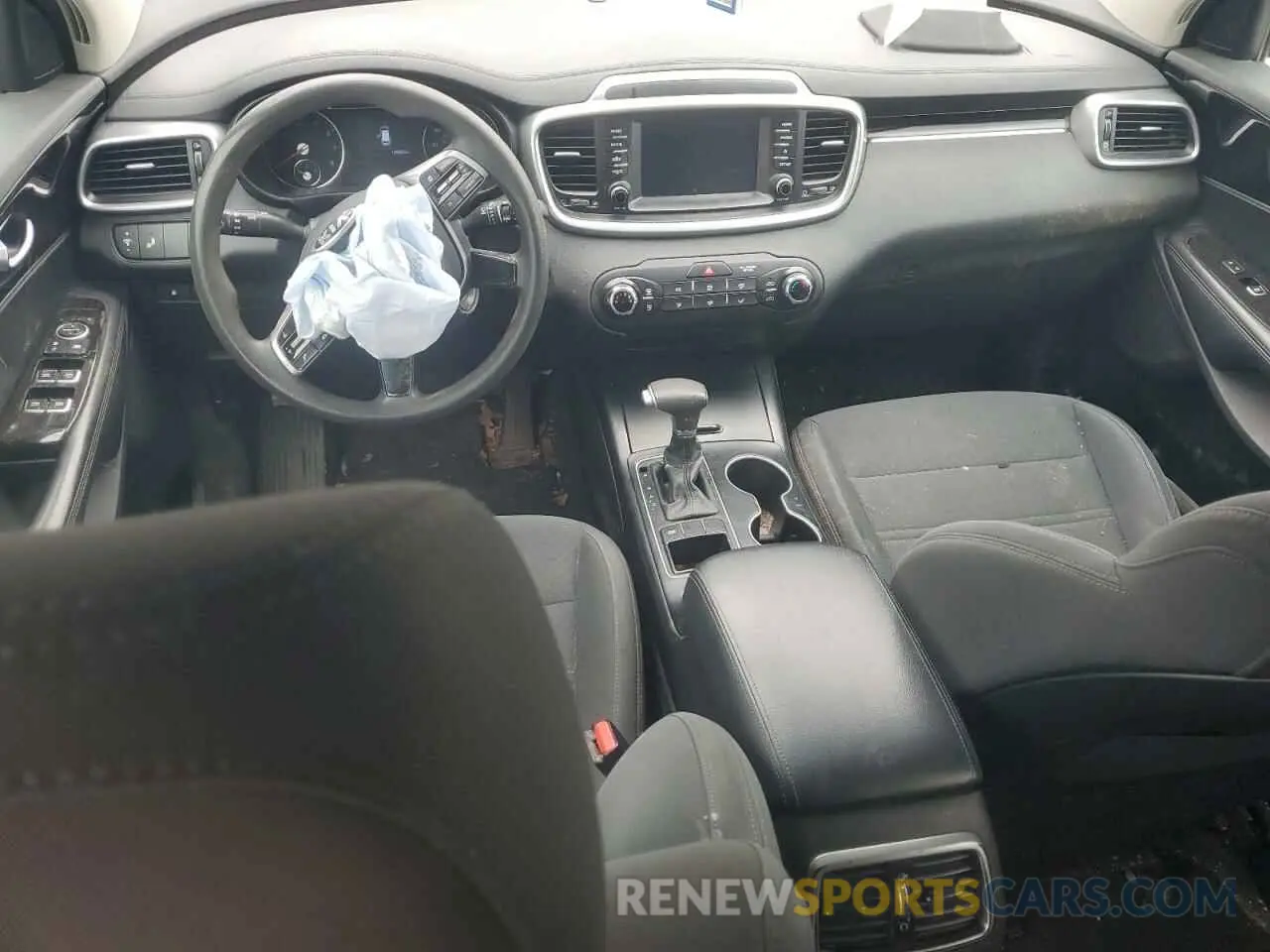 8 Photograph of a damaged car 5XYPG4A30LG641500 KIA SORENTO 2020
