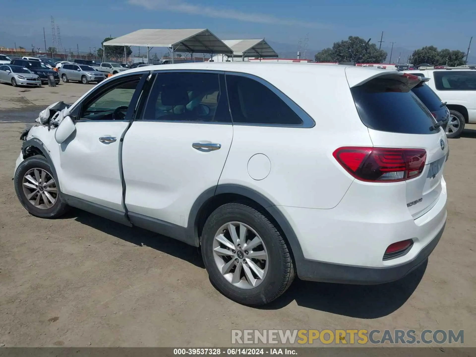 3 Photograph of a damaged car 5XYPG4A30LG642033 KIA SORENTO 2020
