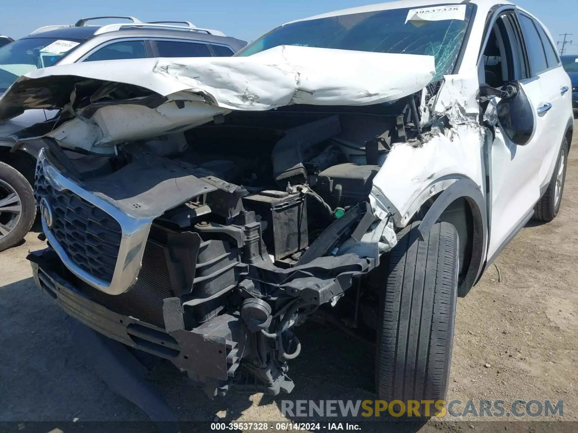 6 Photograph of a damaged car 5XYPG4A30LG642033 KIA SORENTO 2020