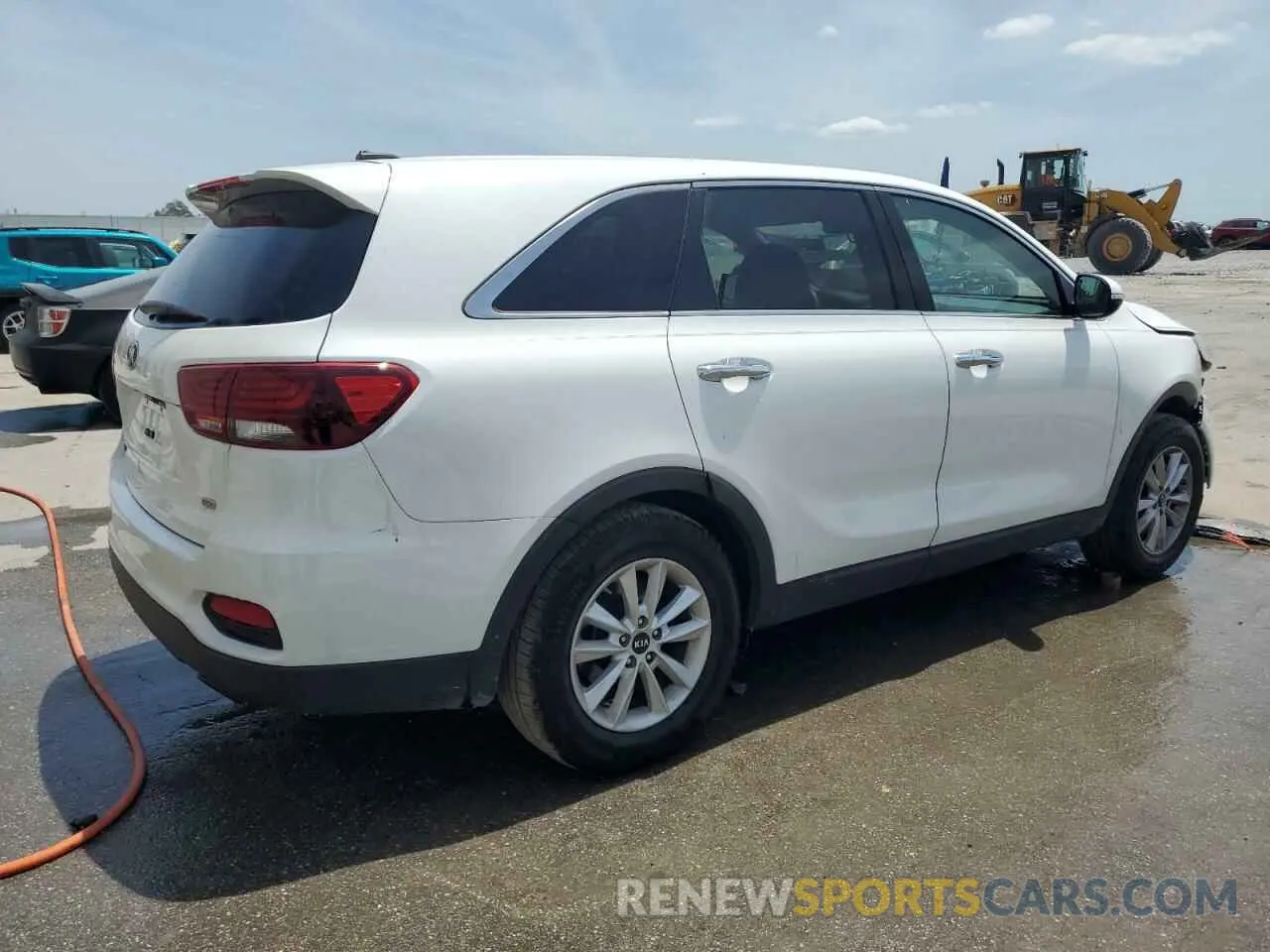 3 Photograph of a damaged car 5XYPG4A30LG642498 KIA SORENTO 2020
