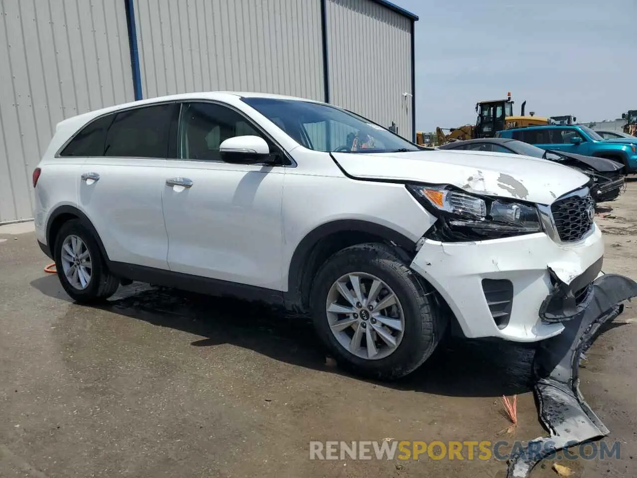 4 Photograph of a damaged car 5XYPG4A30LG642498 KIA SORENTO 2020
