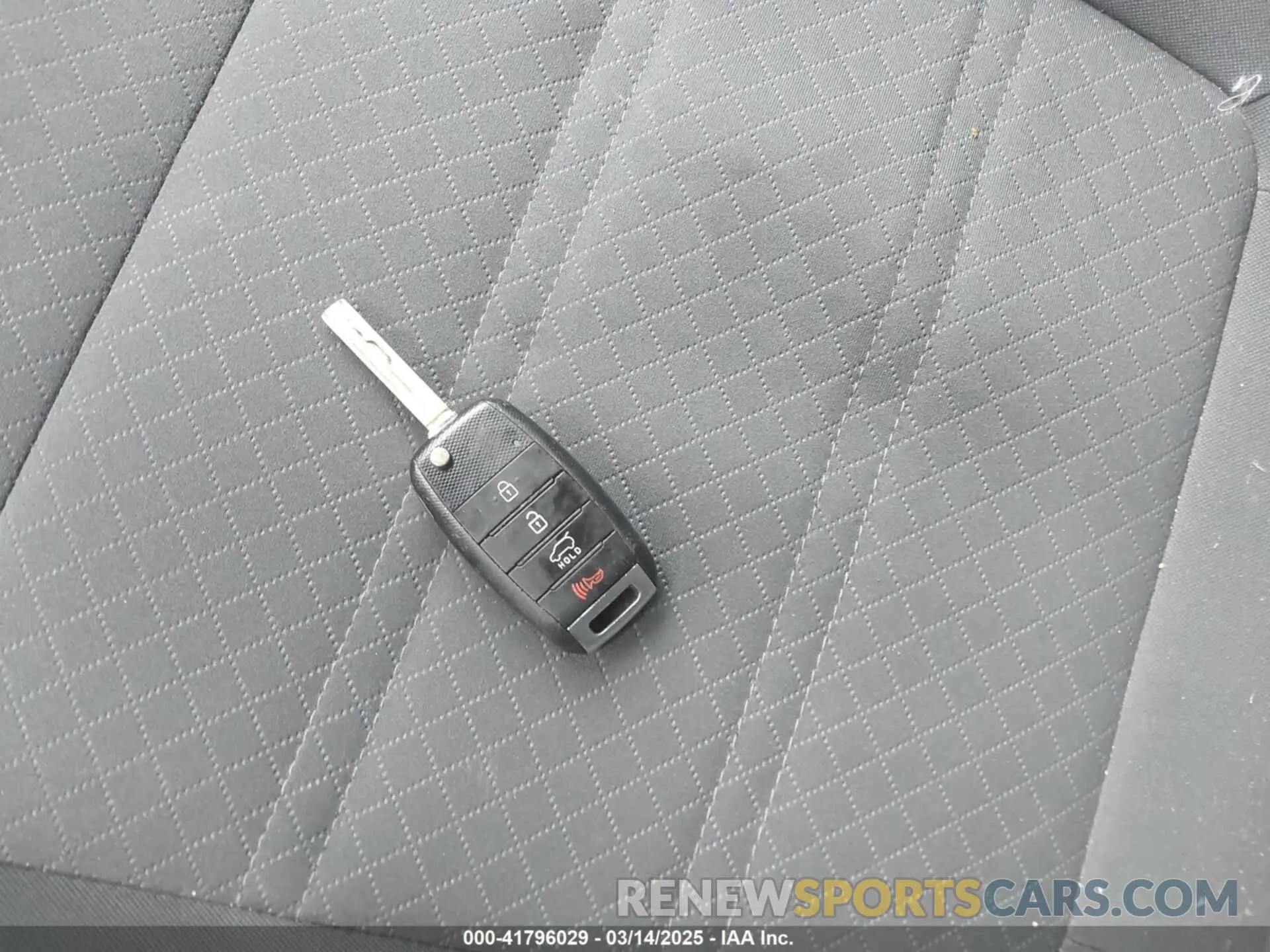 11 Photograph of a damaged car 5XYPG4A30LG644669 KIA SORENTO 2020