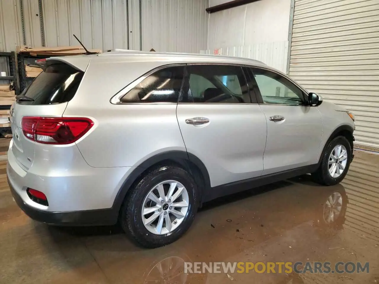3 Photograph of a damaged car 5XYPG4A30LG649015 KIA SORENTO 2020