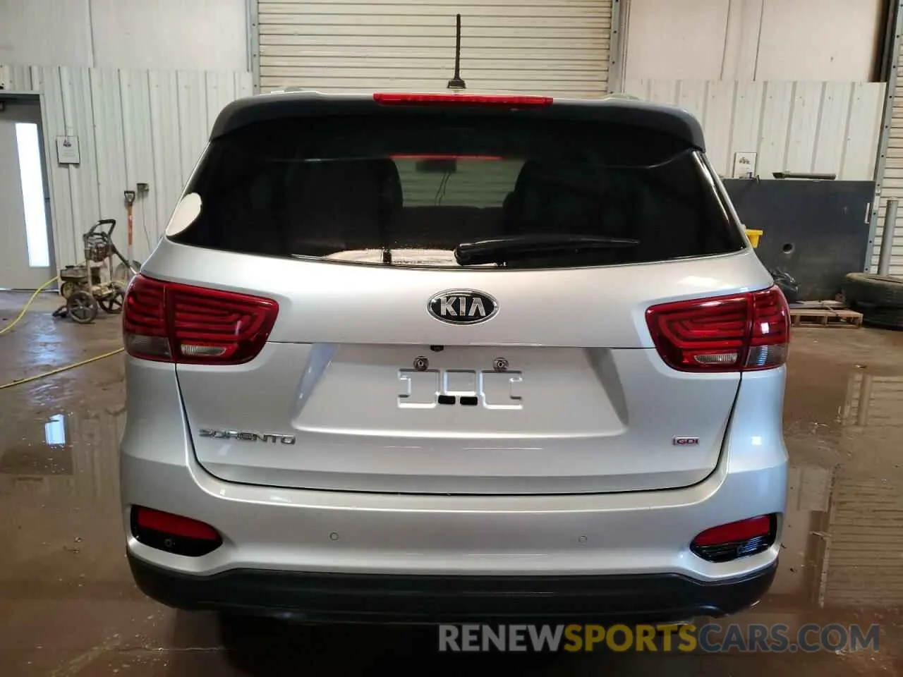 6 Photograph of a damaged car 5XYPG4A30LG649015 KIA SORENTO 2020