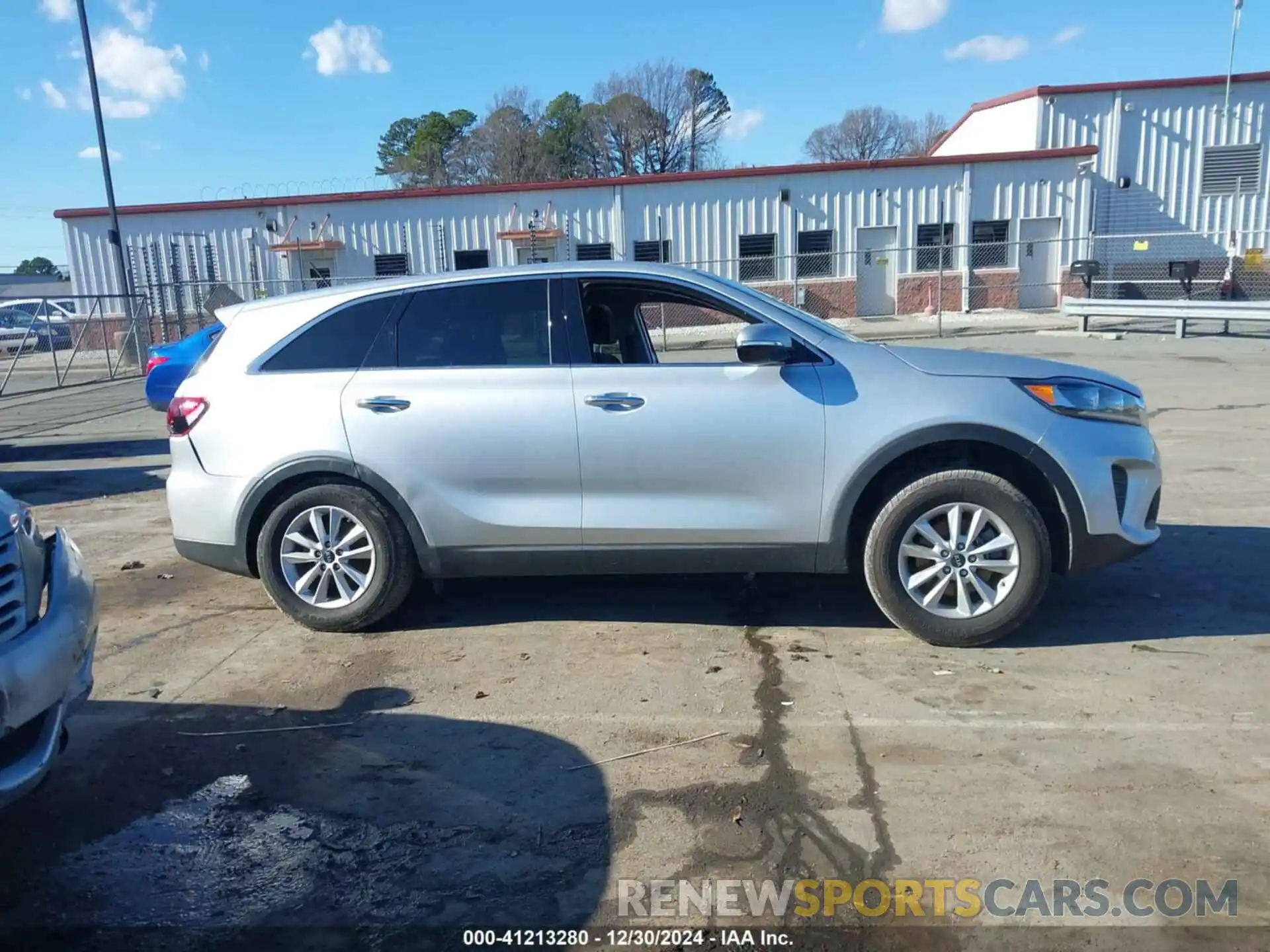 13 Photograph of a damaged car 5XYPG4A30LG656529 KIA SORENTO 2020