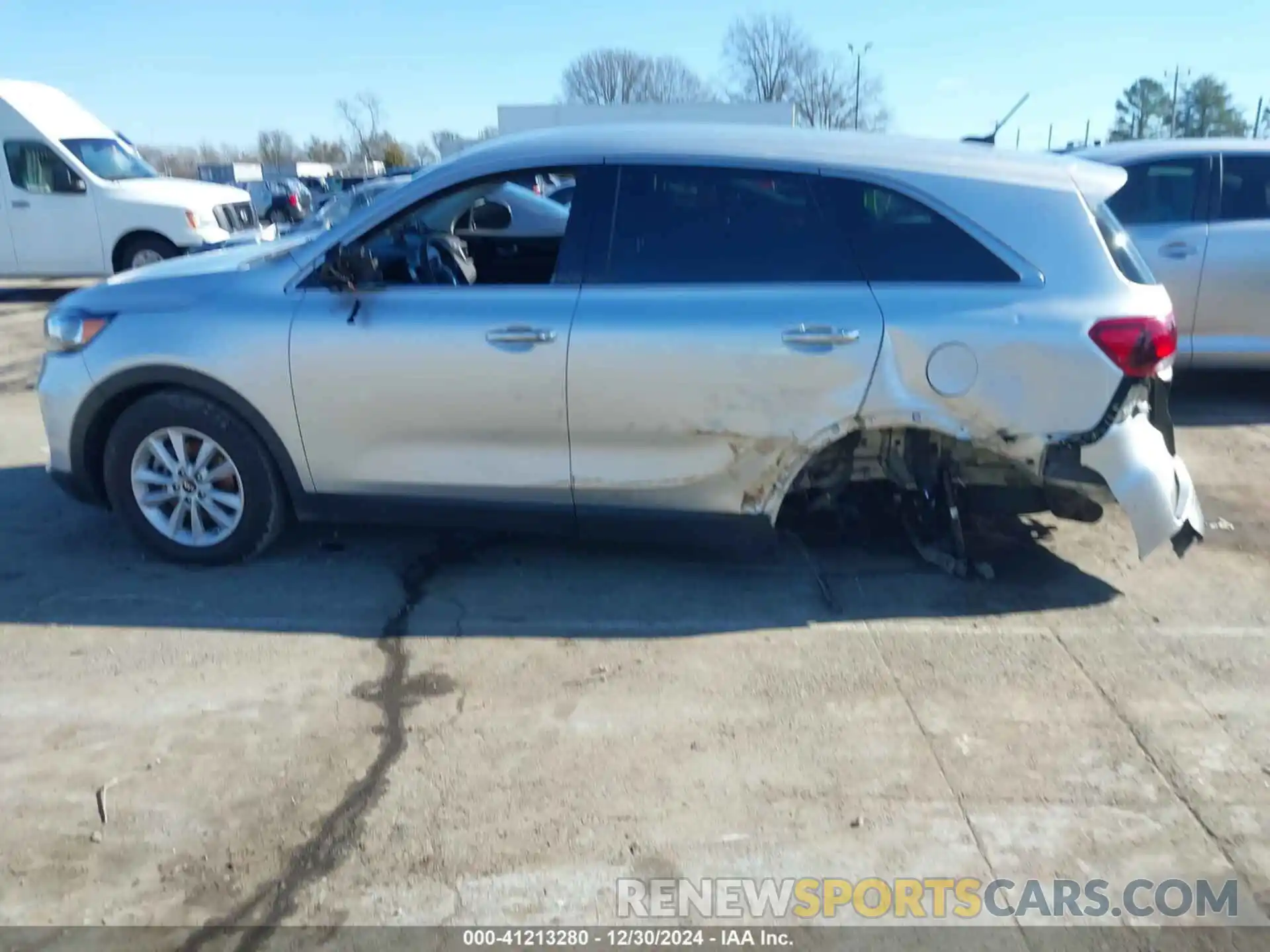 14 Photograph of a damaged car 5XYPG4A30LG656529 KIA SORENTO 2020