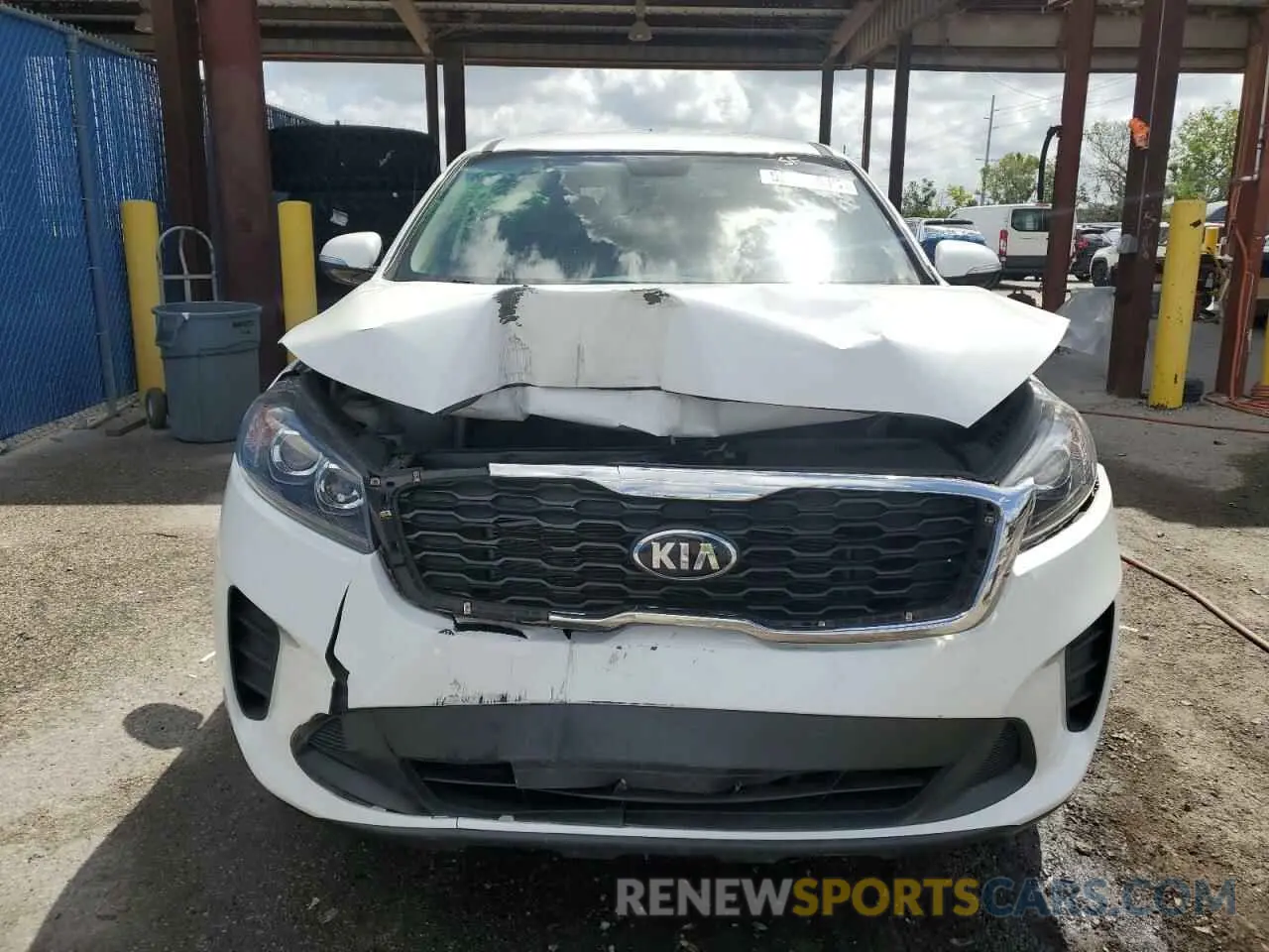 5 Photograph of a damaged car 5XYPG4A30LG661293 KIA SORENTO 2020