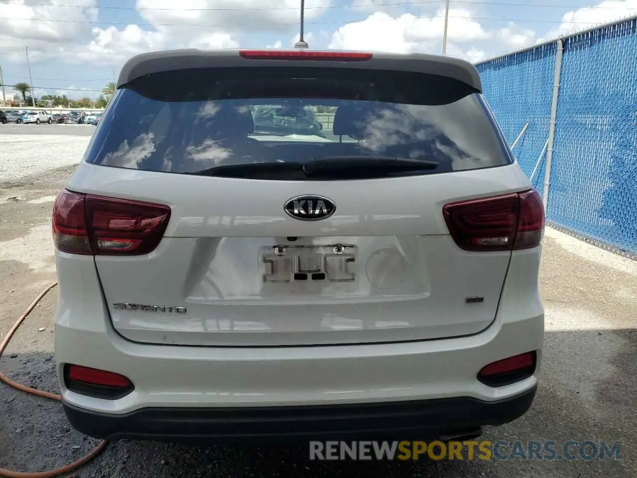 6 Photograph of a damaged car 5XYPG4A30LG661293 KIA SORENTO 2020