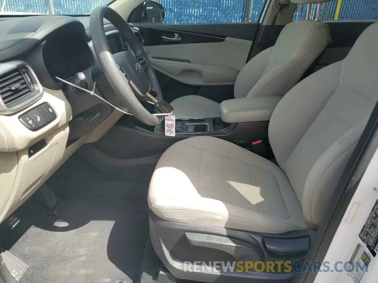 7 Photograph of a damaged car 5XYPG4A30LG661293 KIA SORENTO 2020