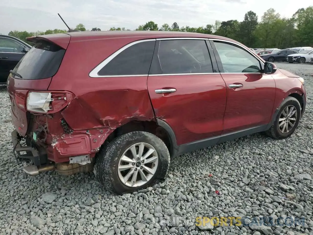 3 Photograph of a damaged car 5XYPG4A30LG685688 KIA SORENTO 2020