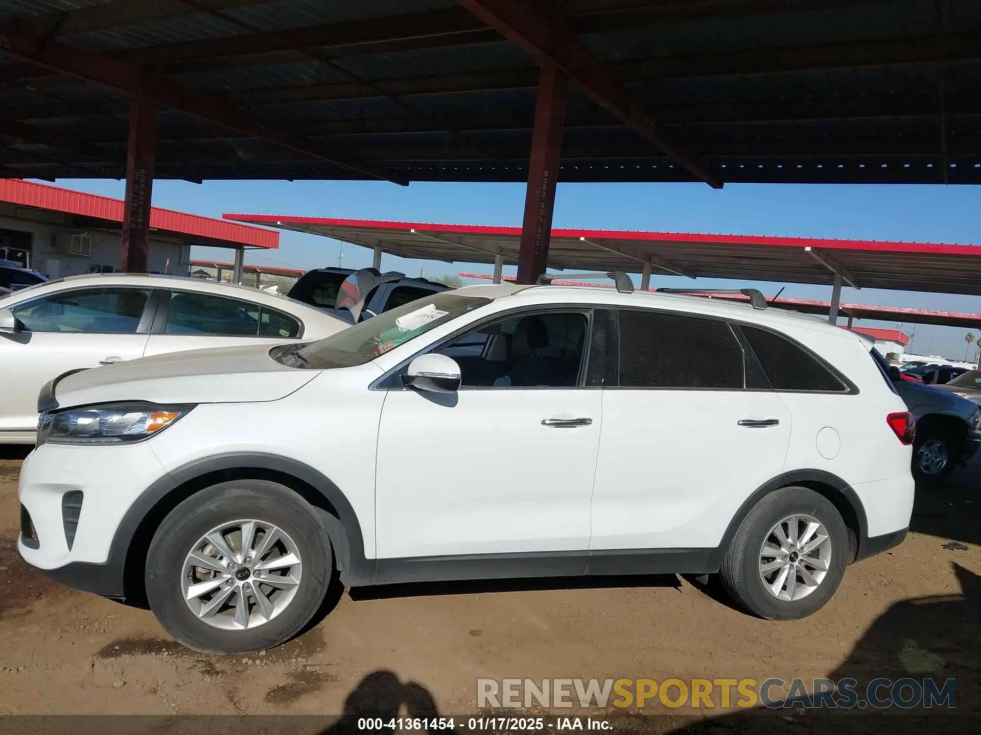 14 Photograph of a damaged car 5XYPG4A30LG688431 KIA SORENTO 2020