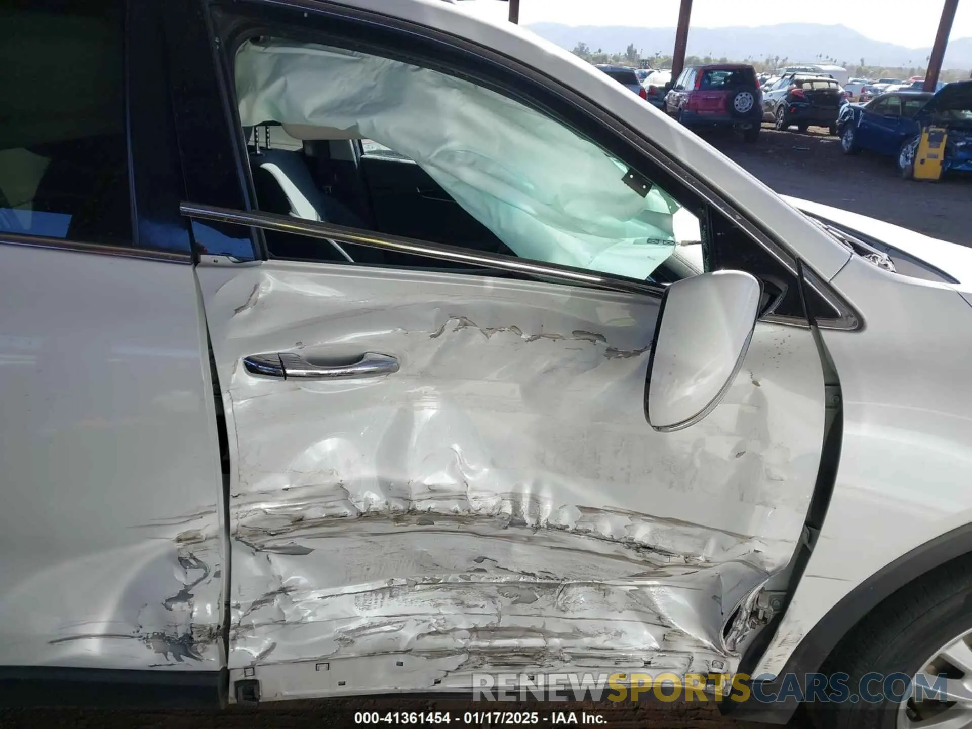 6 Photograph of a damaged car 5XYPG4A30LG688431 KIA SORENTO 2020