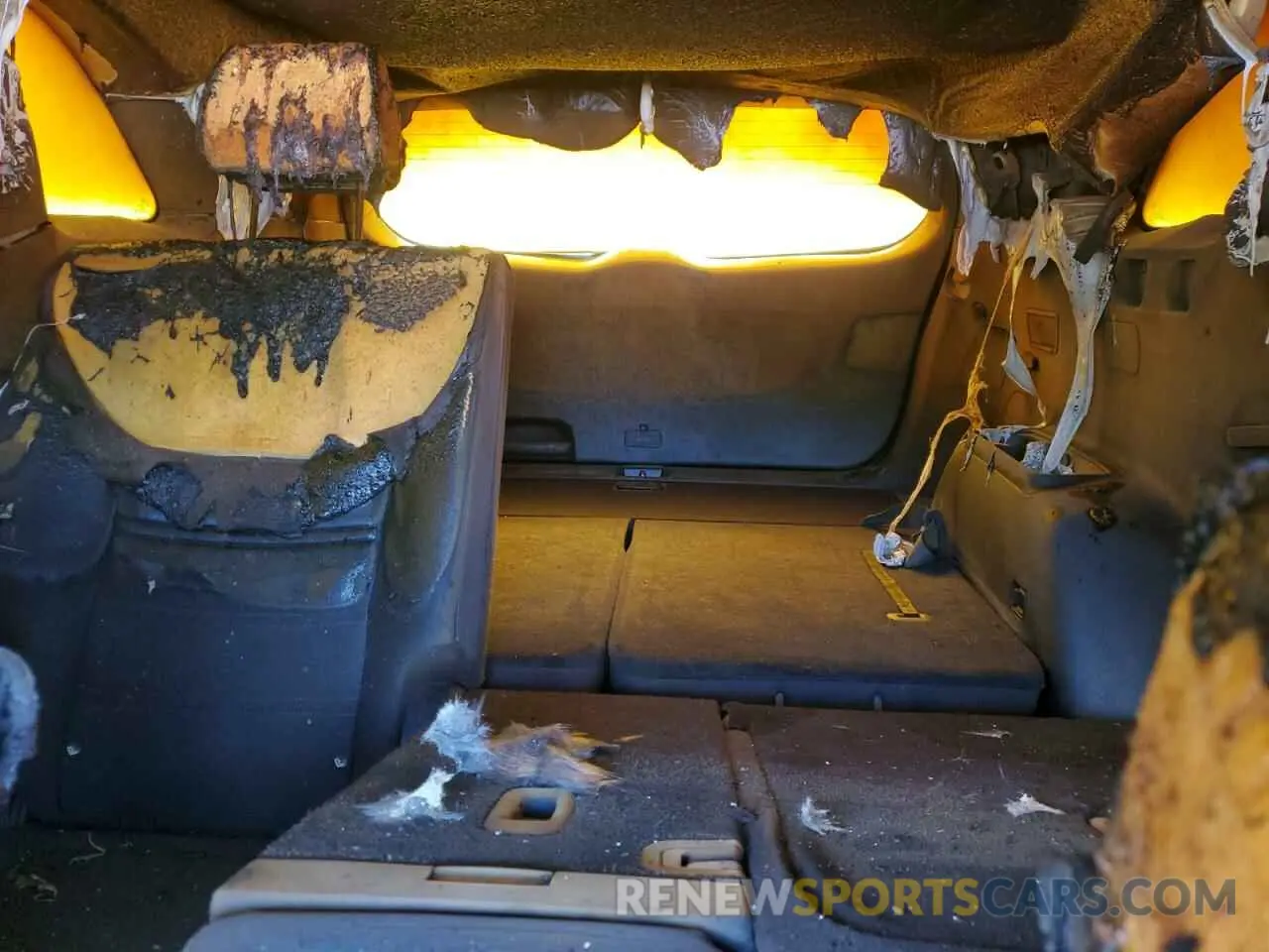 10 Photograph of a damaged car 5XYPG4A30LG694391 KIA SORENTO 2020