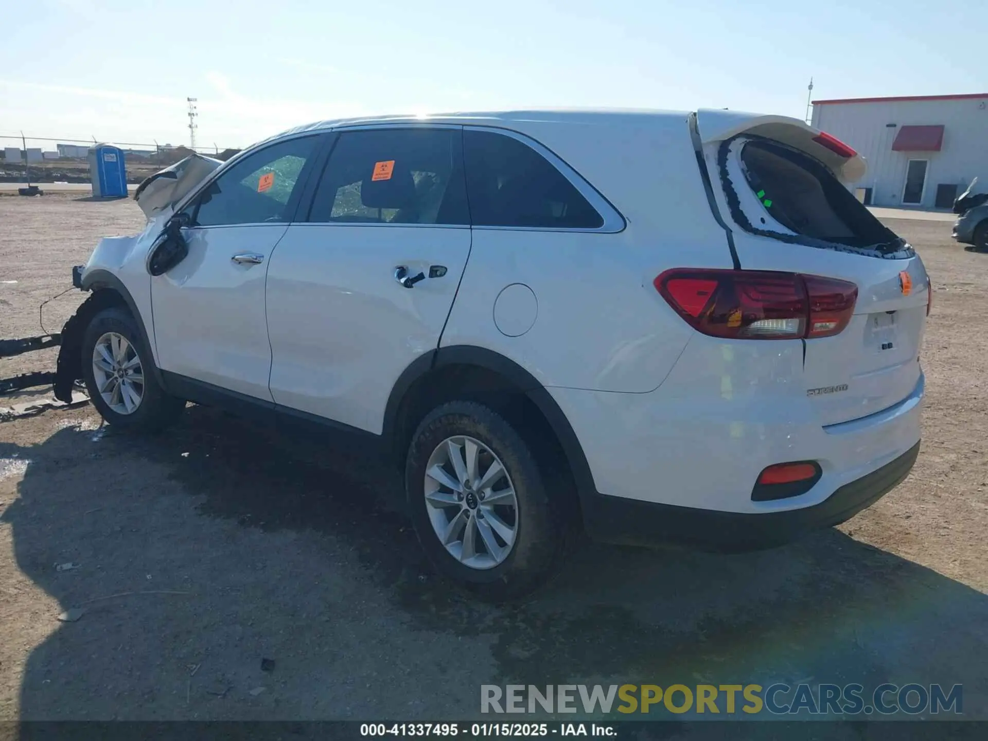 3 Photograph of a damaged car 5XYPG4A30LG711402 KIA SORENTO 2020