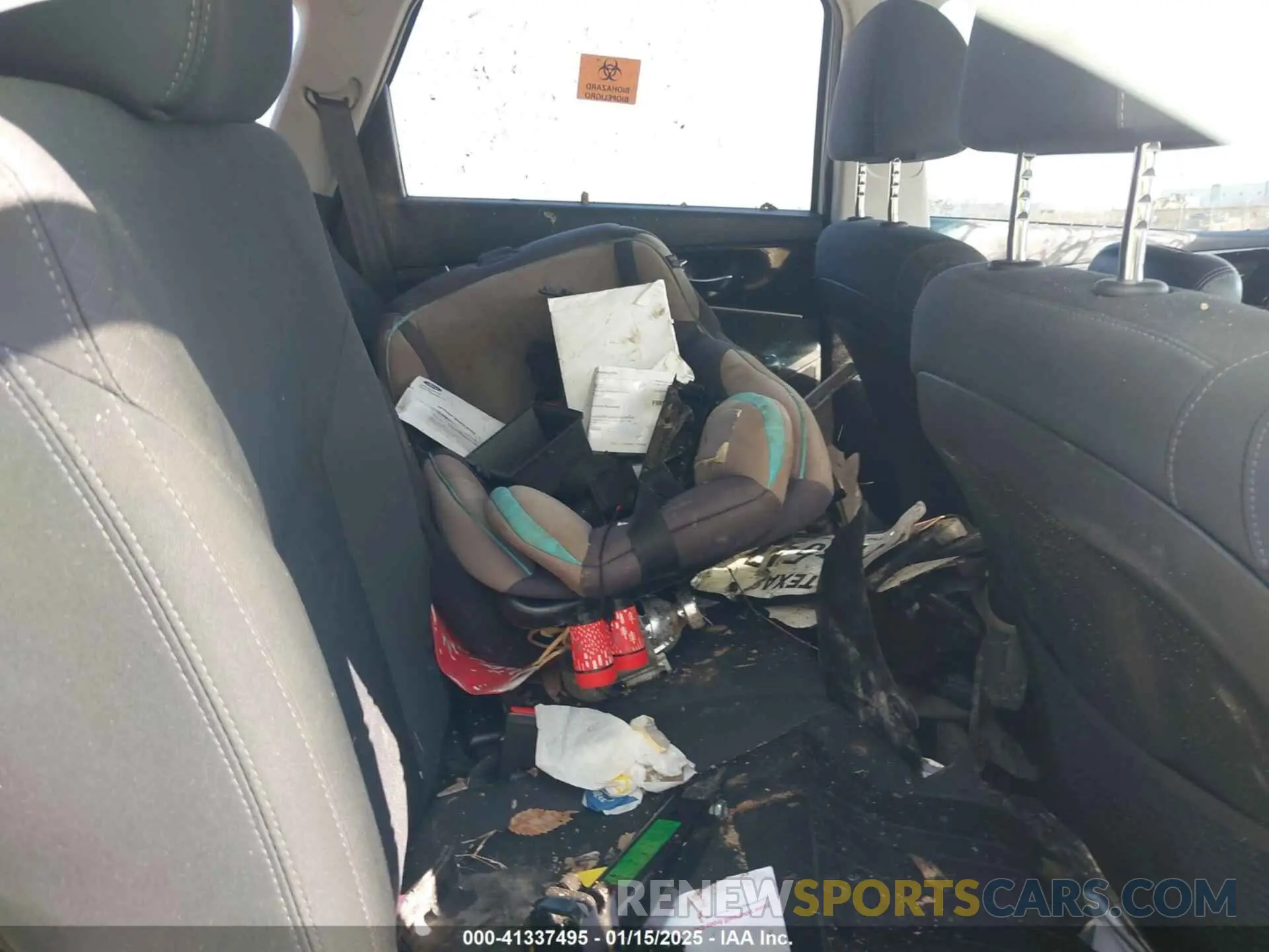 8 Photograph of a damaged car 5XYPG4A30LG711402 KIA SORENTO 2020