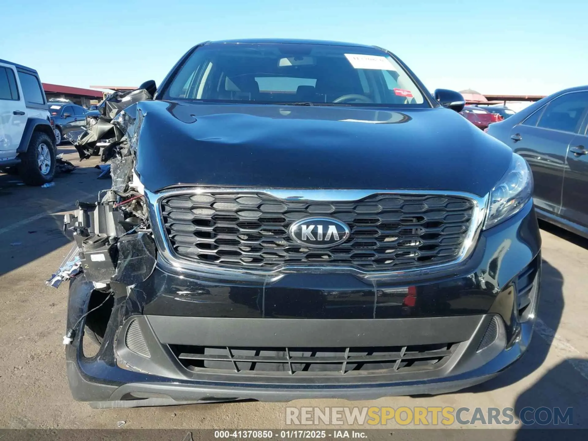 11 Photograph of a damaged car 5XYPG4A30LG712162 KIA SORENTO 2020