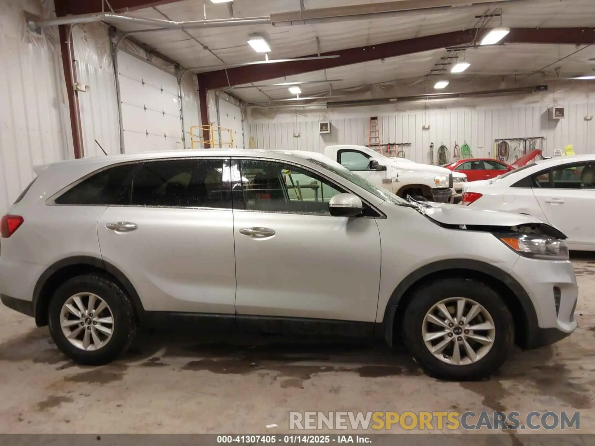 13 Photograph of a damaged car 5XYPG4A31LG623295 KIA SORENTO 2020