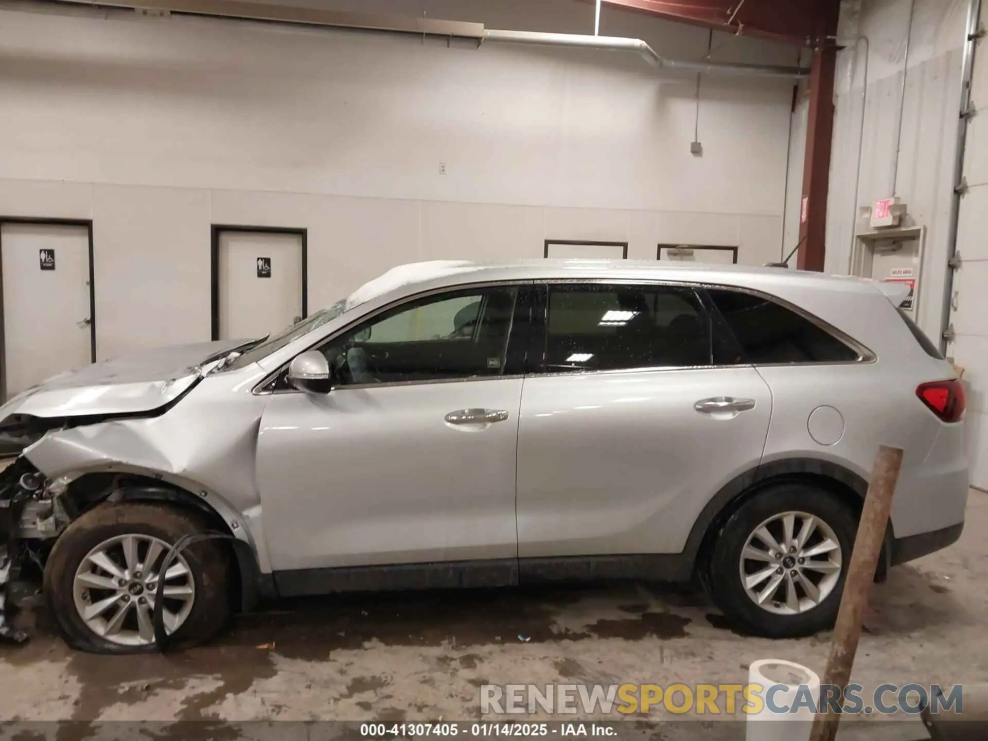 14 Photograph of a damaged car 5XYPG4A31LG623295 KIA SORENTO 2020