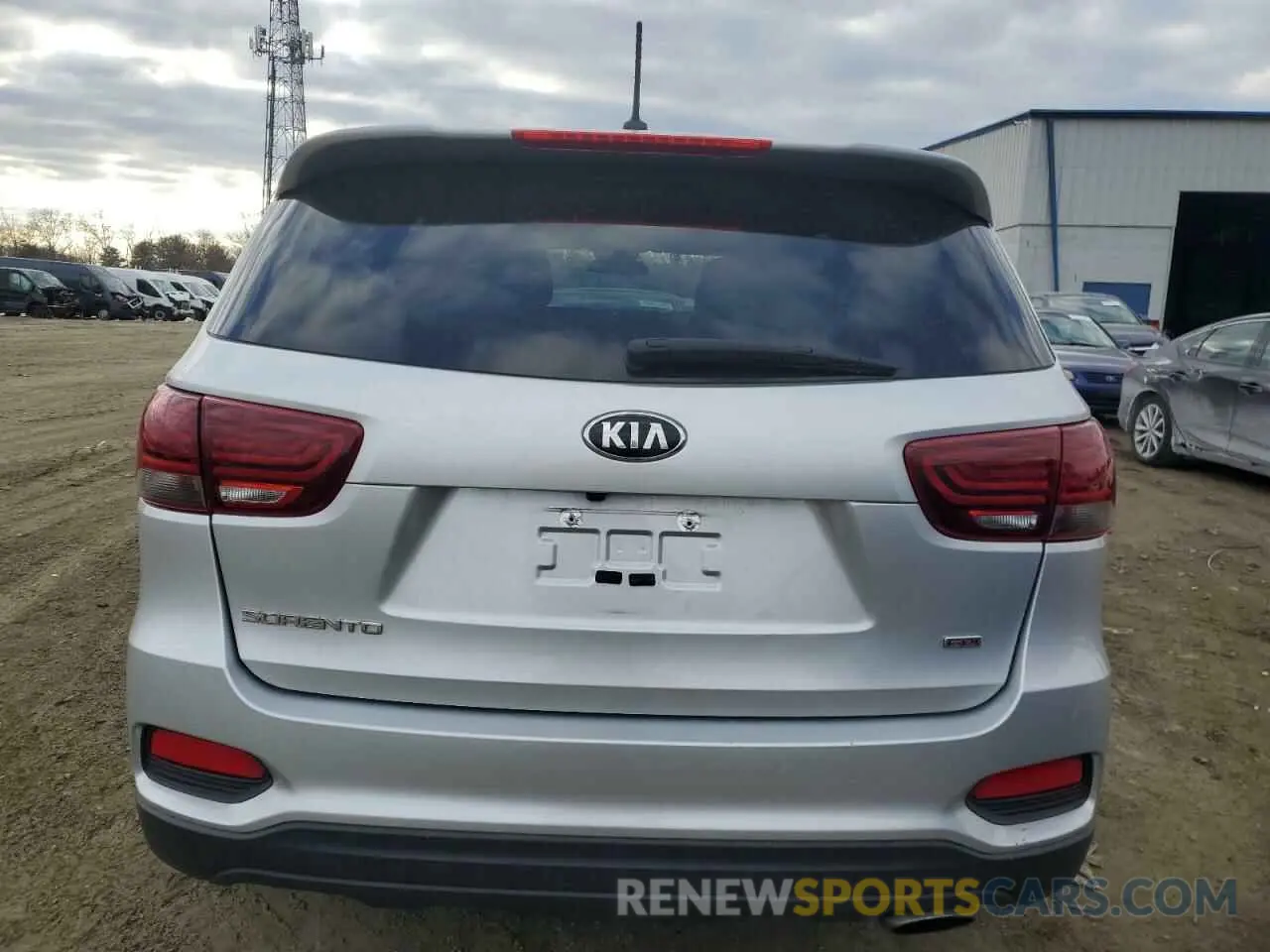 6 Photograph of a damaged car 5XYPG4A31LG635530 KIA SORENTO 2020
