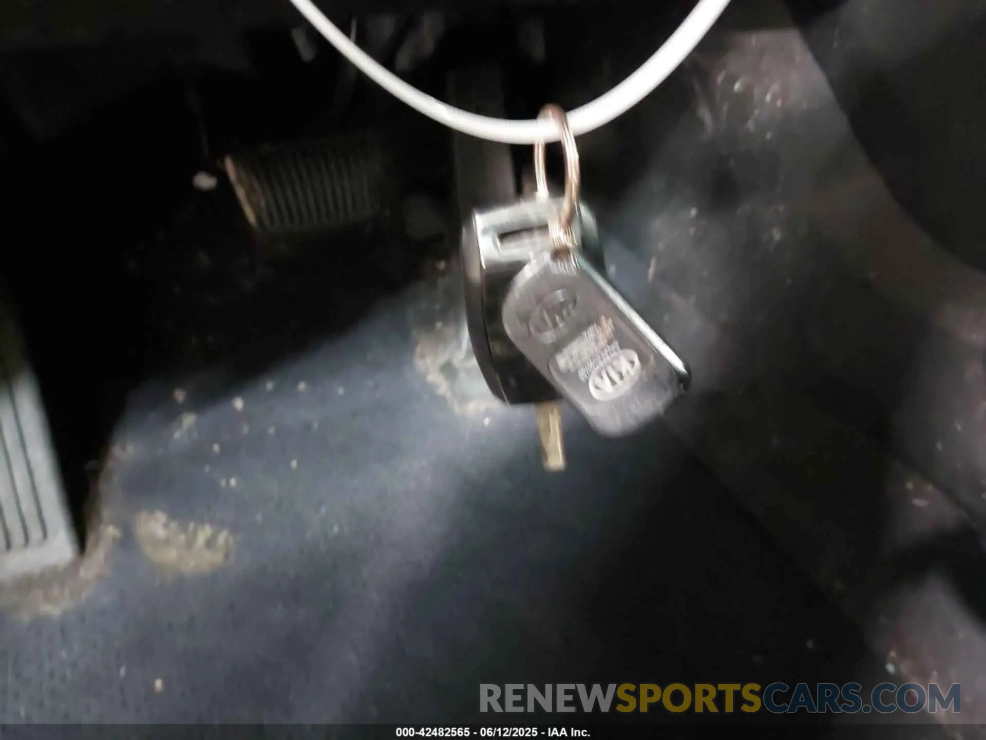 11 Photograph of a damaged car 5XYPG4A31LG648049 KIA SORENTO 2020