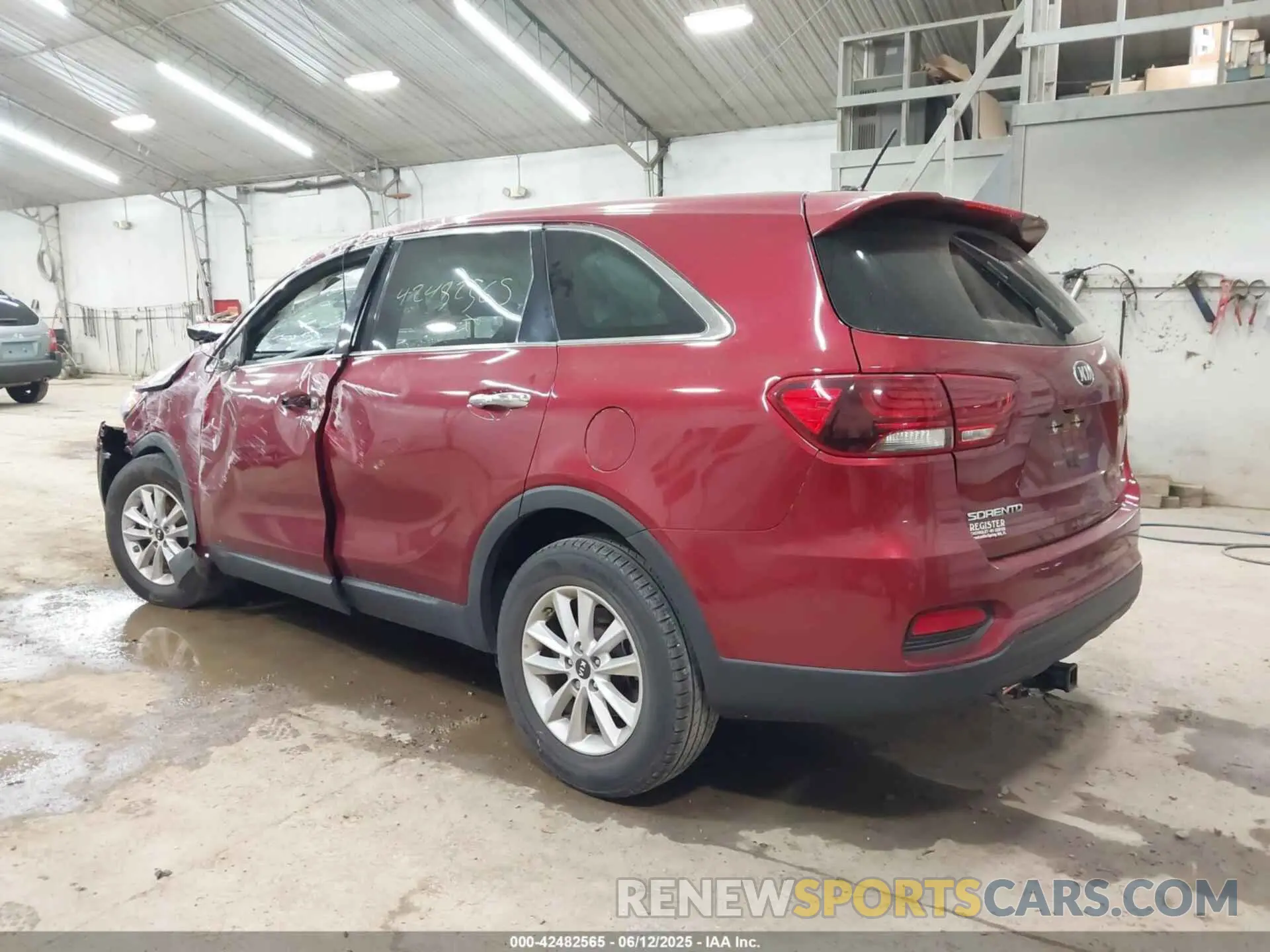 3 Photograph of a damaged car 5XYPG4A31LG648049 KIA SORENTO 2020