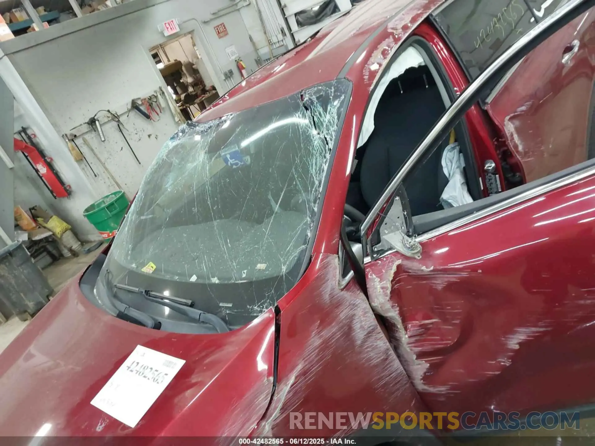 6 Photograph of a damaged car 5XYPG4A31LG648049 KIA SORENTO 2020