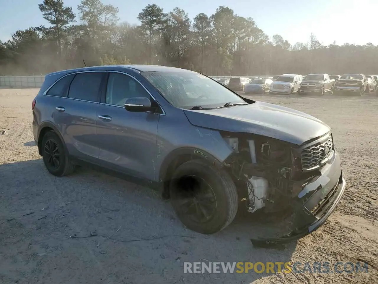 4 Photograph of a damaged car 5XYPG4A31LG666728 KIA SORENTO 2020