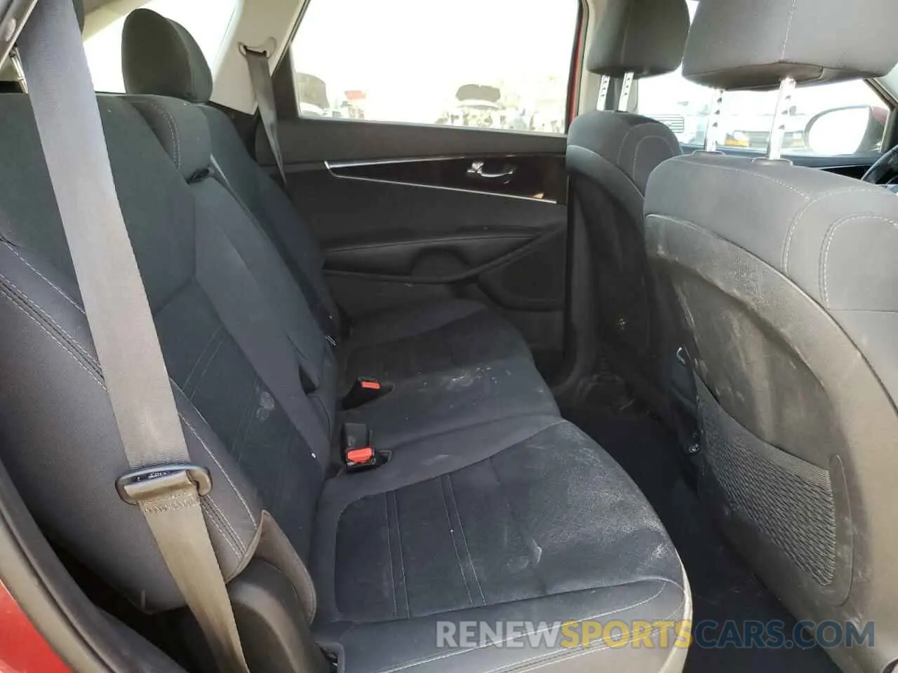 11 Photograph of a damaged car 5XYPG4A31LG675106 KIA SORENTO 2020