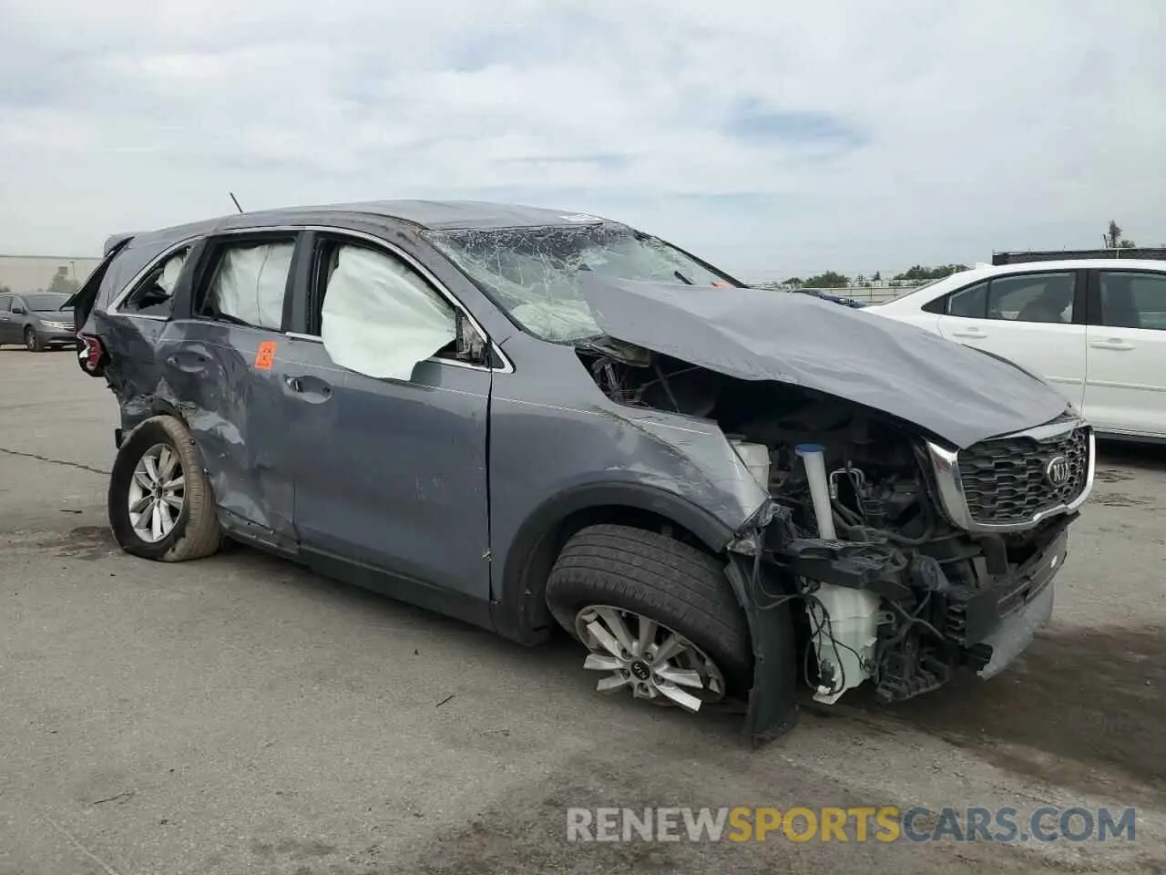 4 Photograph of a damaged car 5XYPG4A31LG676529 KIA SORENTO 2020