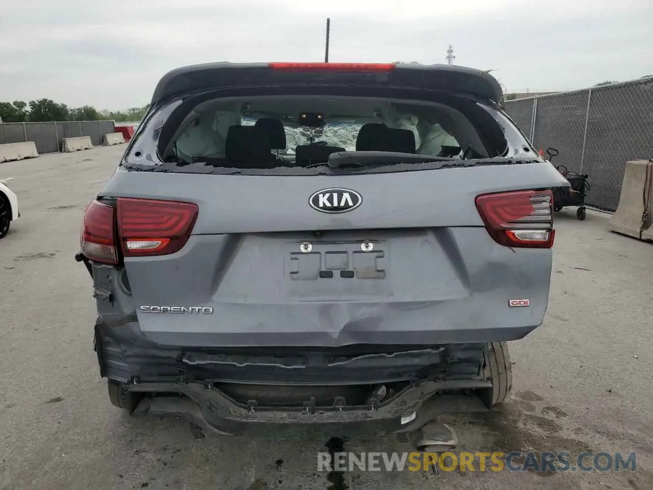 6 Photograph of a damaged car 5XYPG4A31LG676529 KIA SORENTO 2020