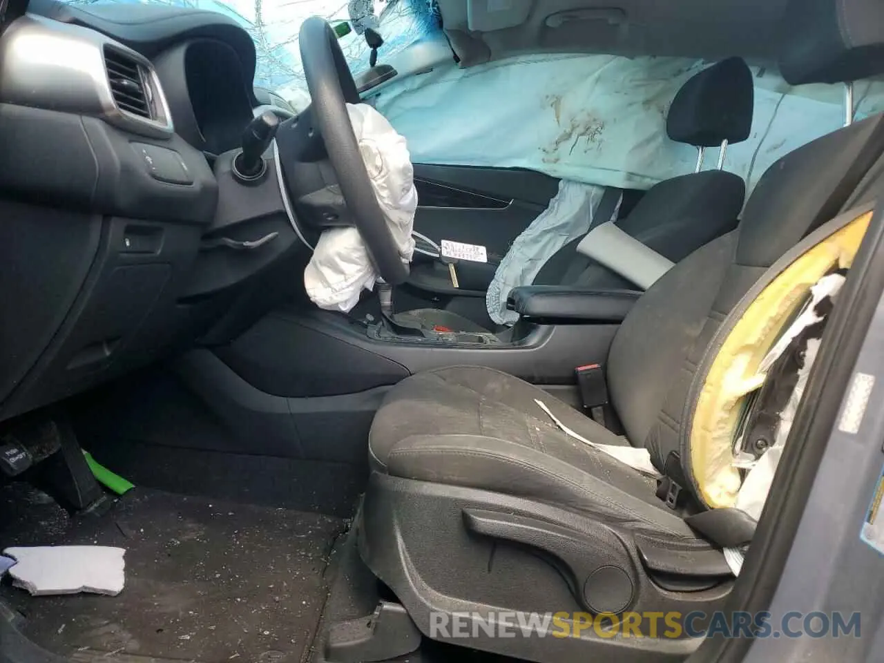 7 Photograph of a damaged car 5XYPG4A31LG676529 KIA SORENTO 2020