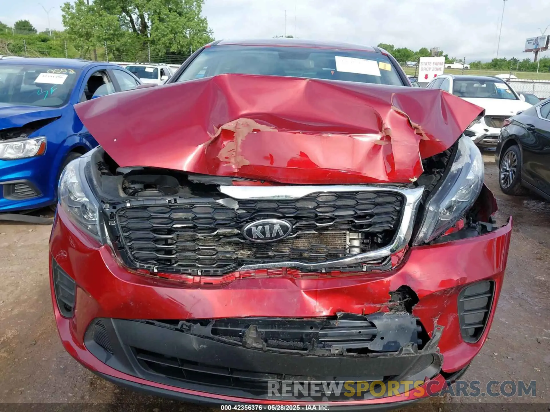 12 Photograph of a damaged car 5XYPG4A31LG684100 KIA SORENTO 2020