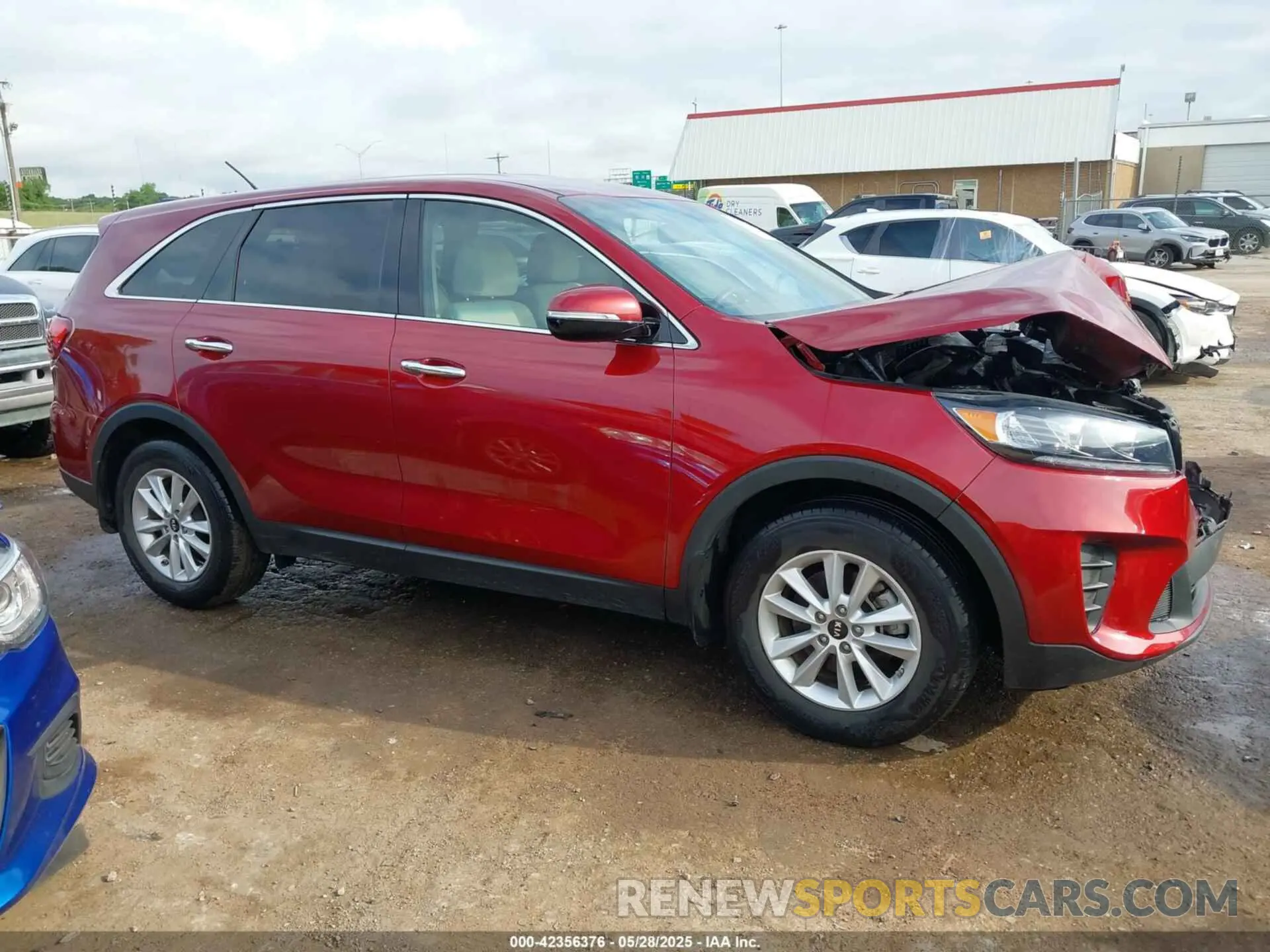 13 Photograph of a damaged car 5XYPG4A31LG684100 KIA SORENTO 2020