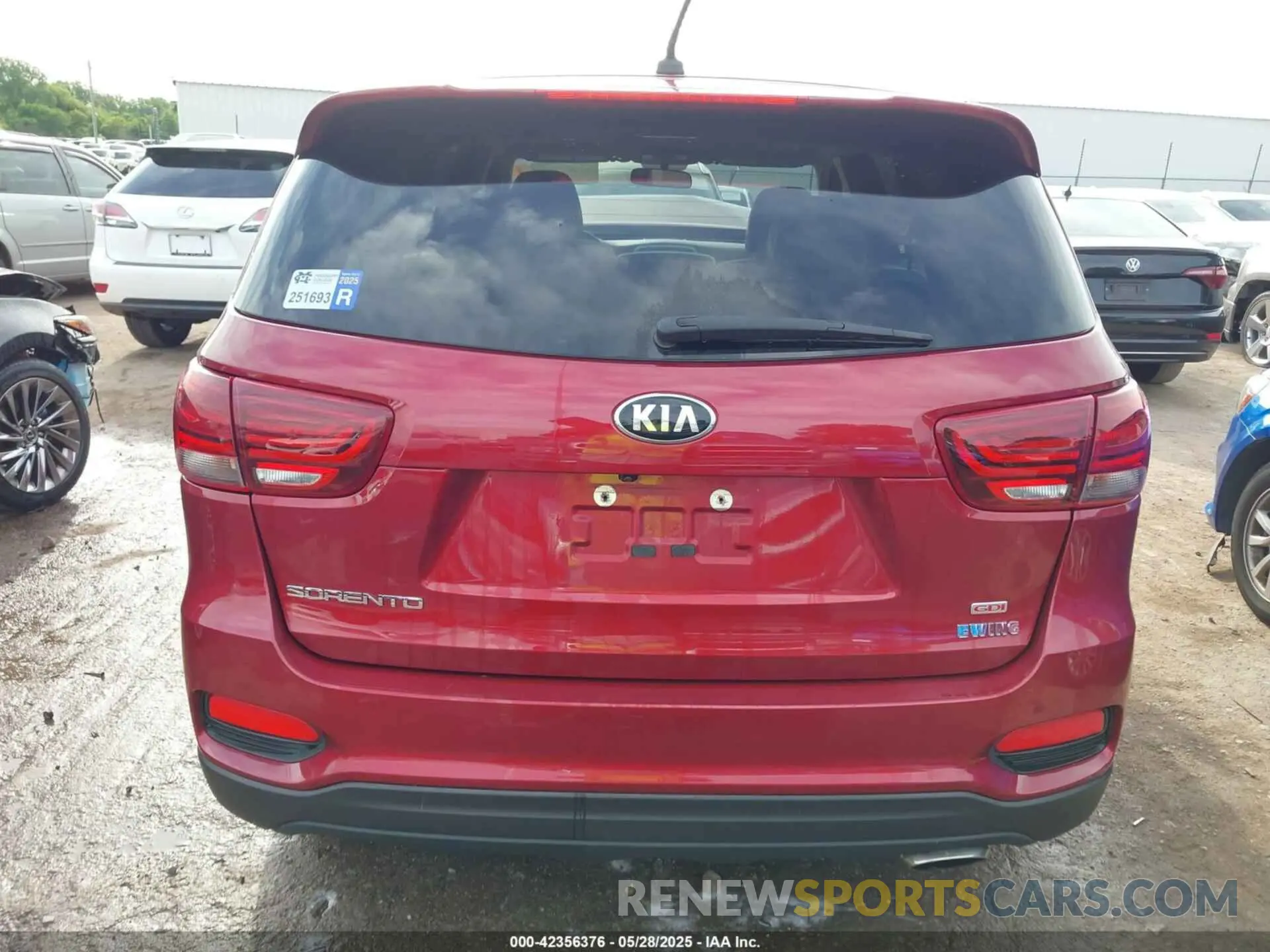 16 Photograph of a damaged car 5XYPG4A31LG684100 KIA SORENTO 2020
